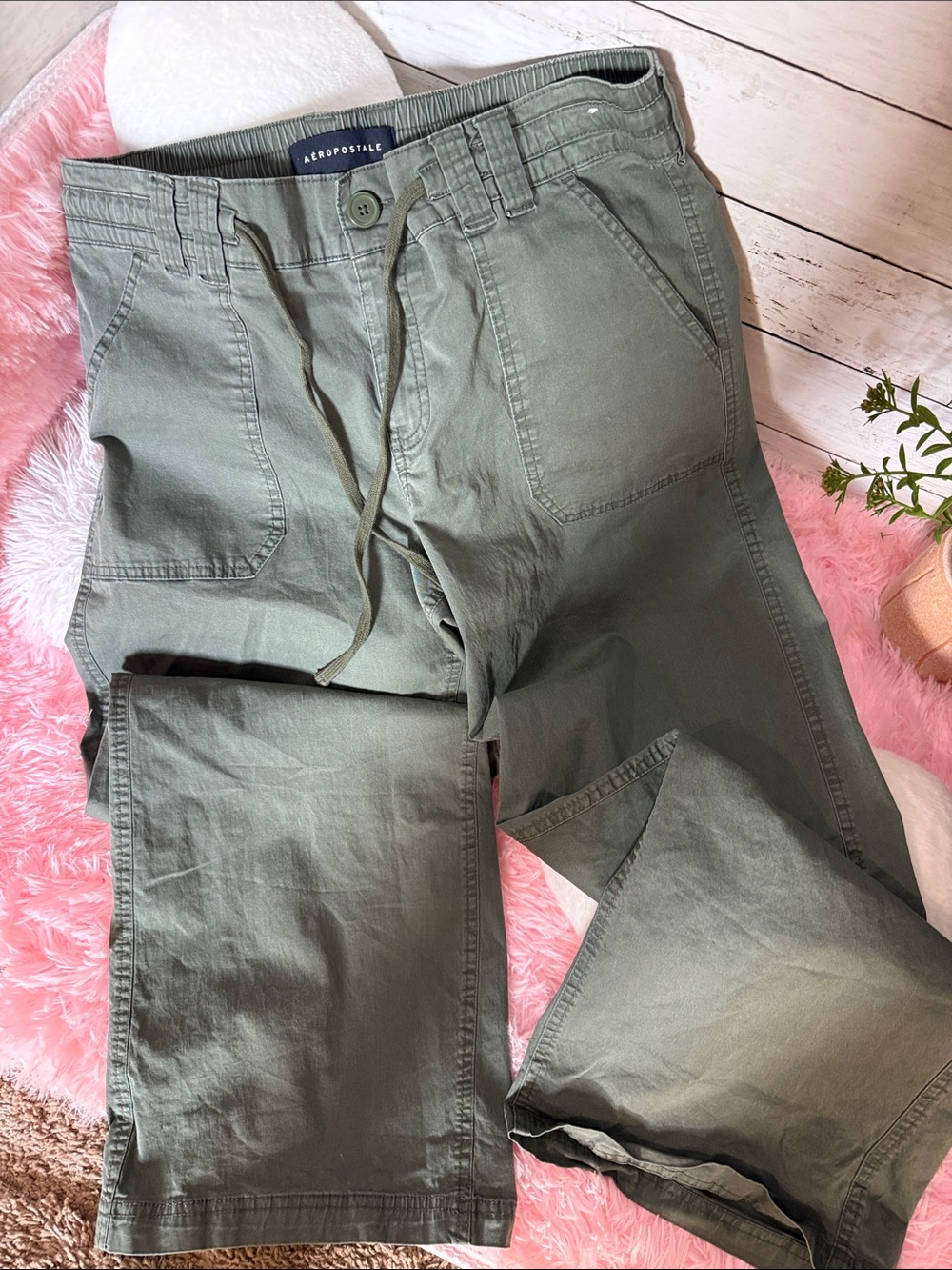 Aéropostale Olive Green Cargo Shorts